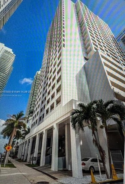 Building Photo - 170 SE 14th St