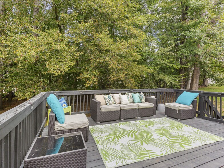 Building Photo - 2007 Robert Bowie Dr