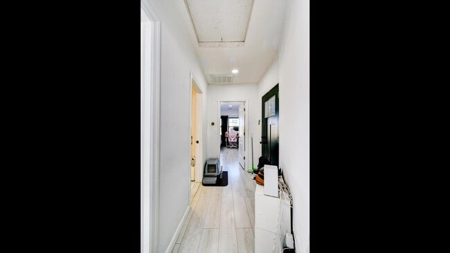 Building Photo - 1215 80th St