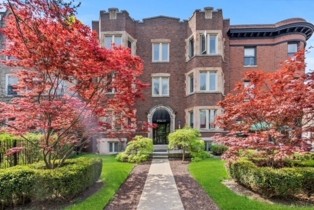 Building Photo - 2755 W Logan Blvd