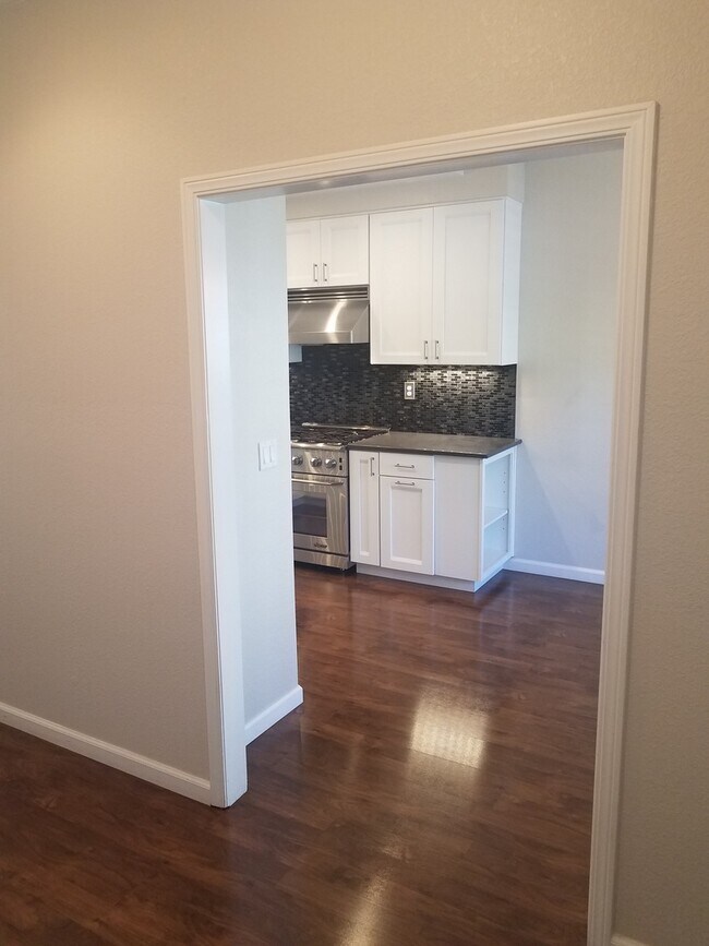 Building Photo - Highly Desirable Valley Club Circle Condo – Gated Napa Living