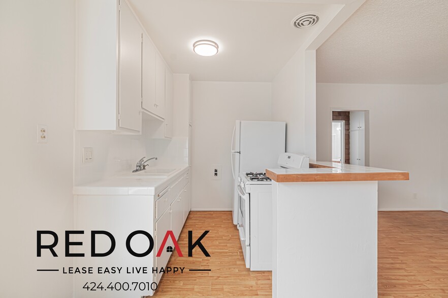 Building Photo - 4037 McLaughlin Ave