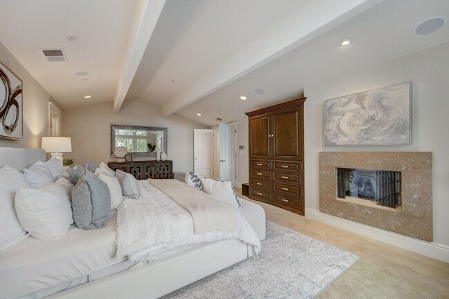 Building Photo - 140 Emerald Estates Ct