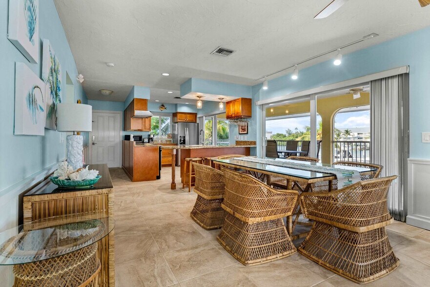 Building Photo - 260 1st St