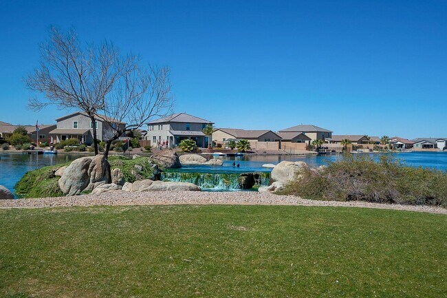 Building Photo - Move-In Ready Beauty with Granite Counters & Private Backyard!