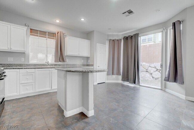 Building Photo - 3637 Pinnate Dr