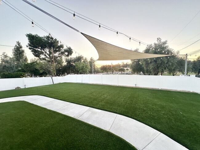 Building Photo - 2315 Tavern Rd