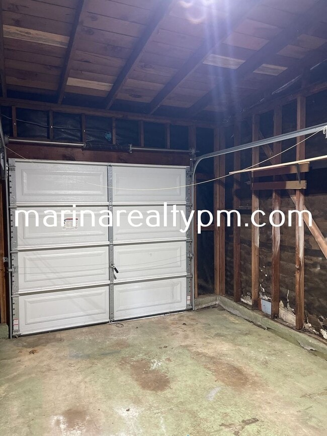 Building Photo - Vallejo 3BR/1BA Single-Family Home with Garage & Large Backyard