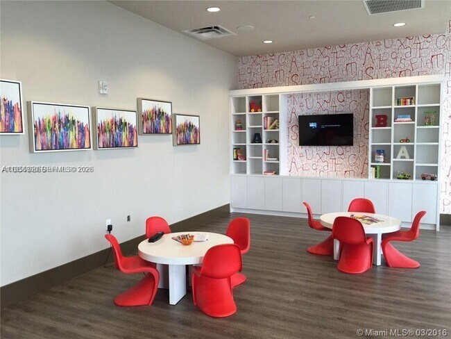 Building Photo - 5252 NW 85th Ave