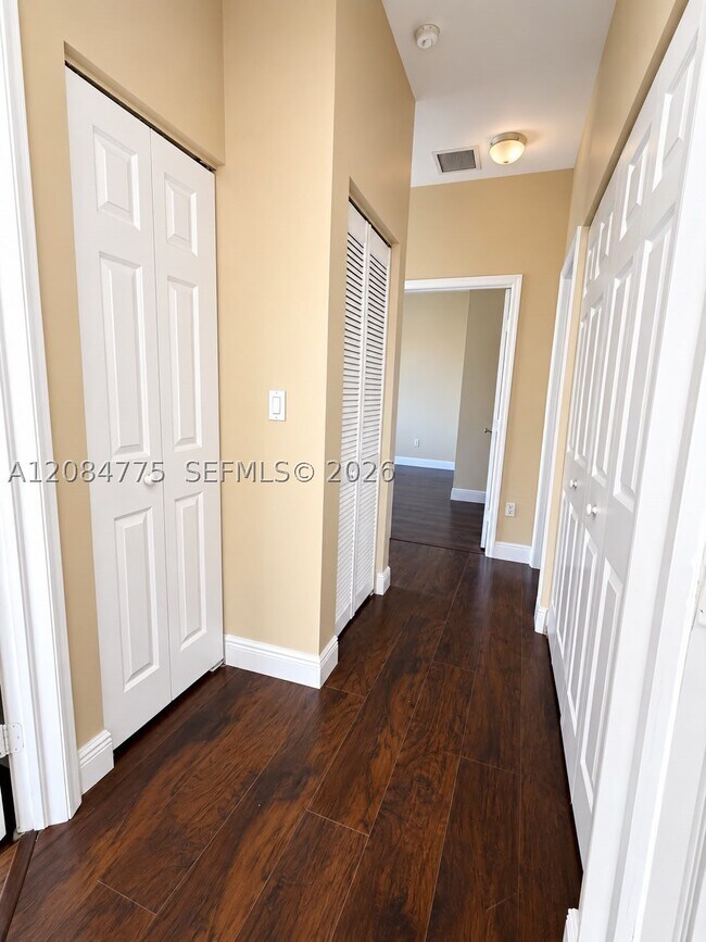 Building Photo - 2303 Clipper Pl