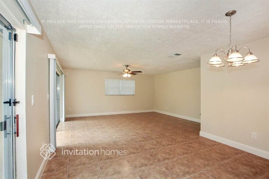 Building Photo - 17420 SW 109th Ave