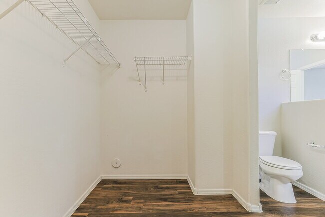 Building Photo - 2297 E Meadow Chase Dr