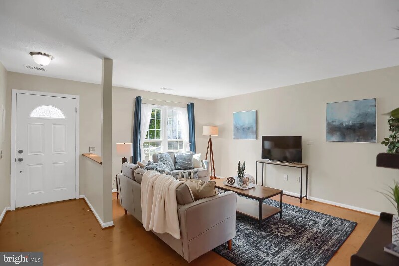 Building Photo - 5737 Sunset View Ln