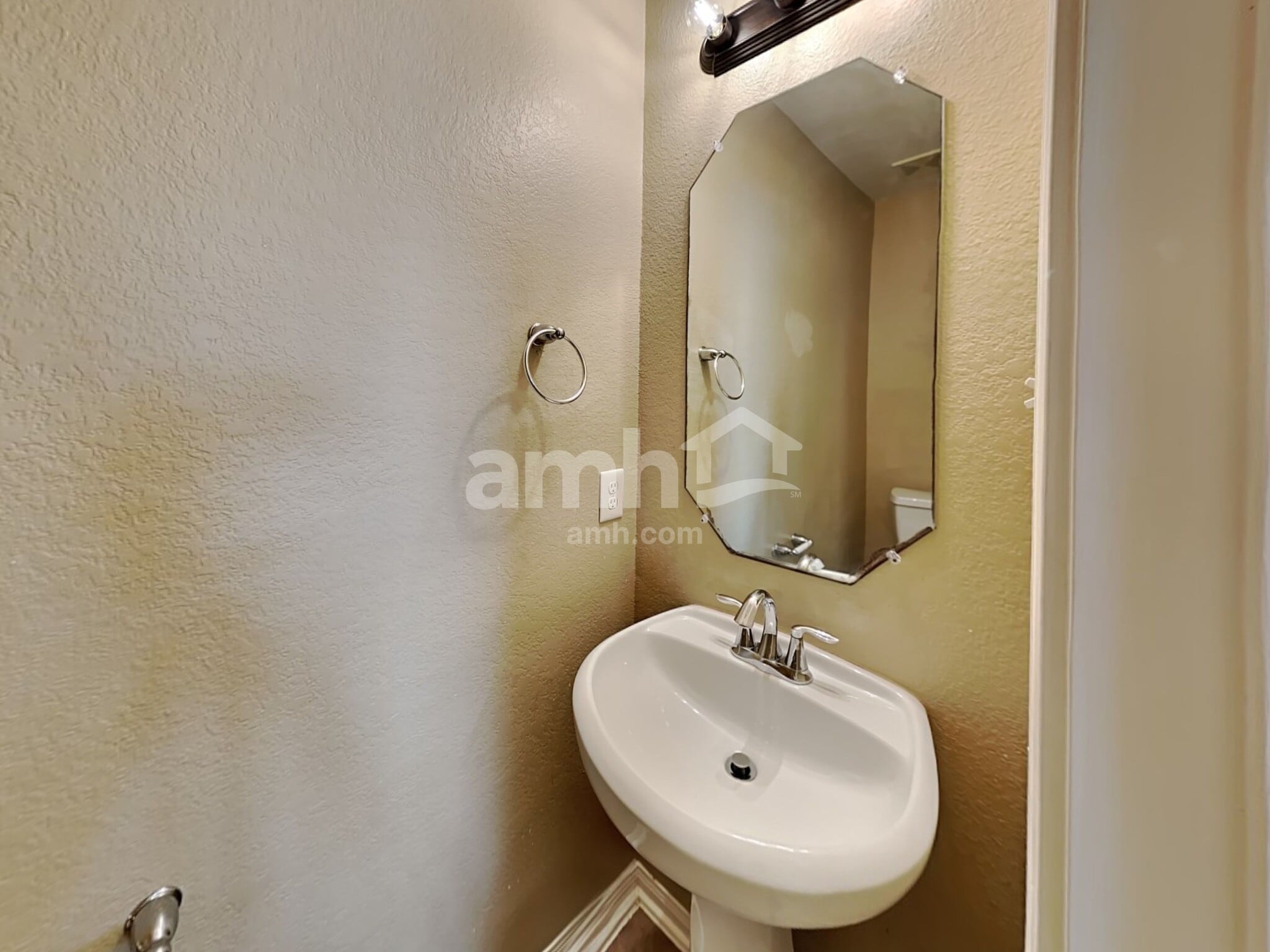 Building Photo - 5318 Rio Dr