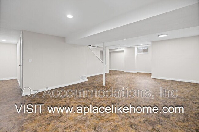Building Photo - 13909 Falkirk Cir