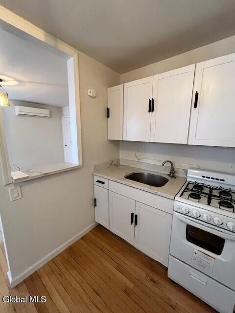Building Photo - 104 S Ferry St