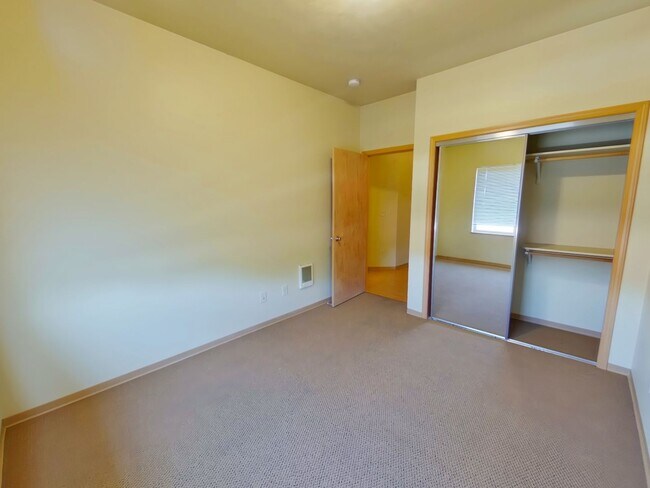 Building Photo - 773-777 East 18th Ave