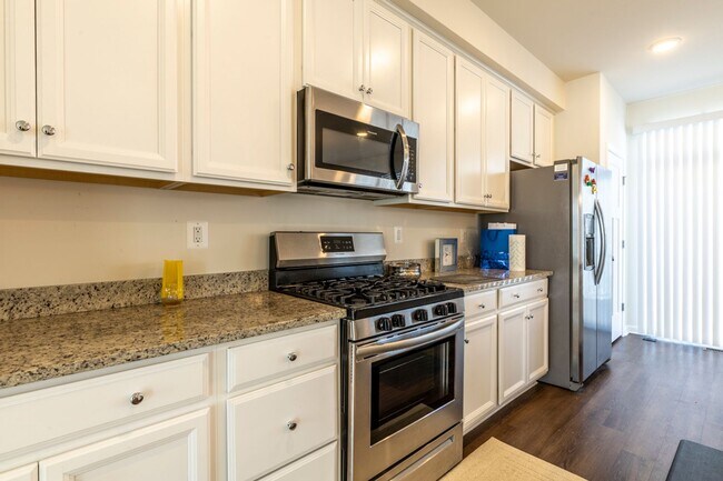 Building Photo - 3430 Montague St