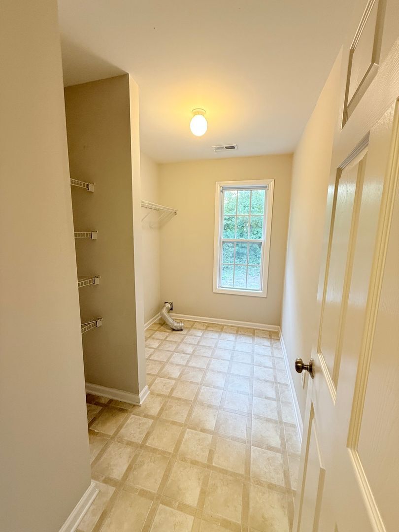 Building Photo - 301 Saranac Ridge Dr
