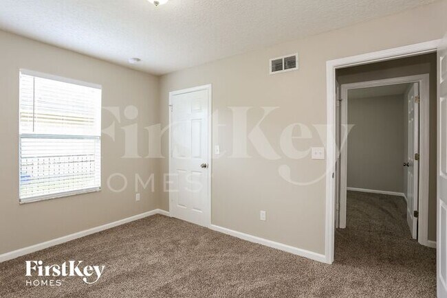 Building Photo - 7927 Jasper Ave