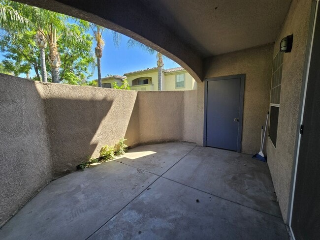 Building Photo - CANYON CREST CONDO