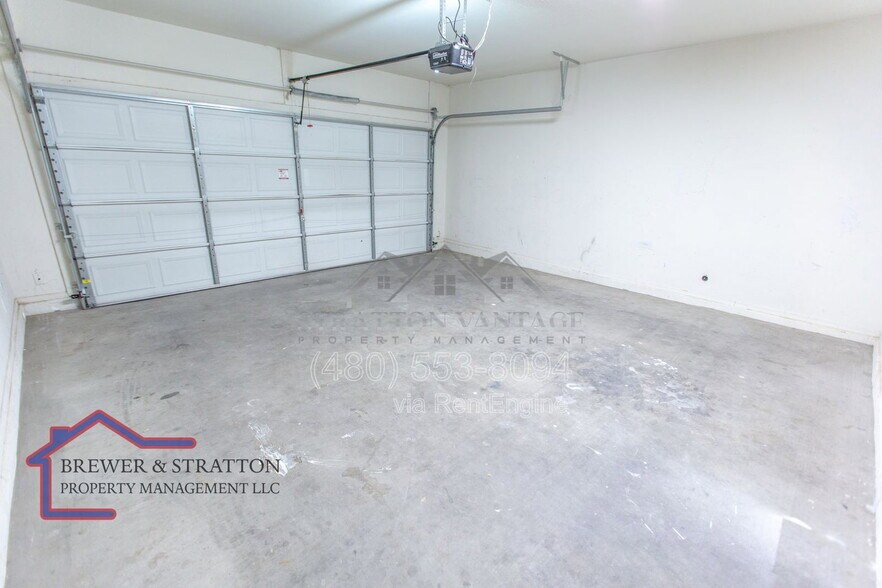 Building Photo - 5816 W Gwen St