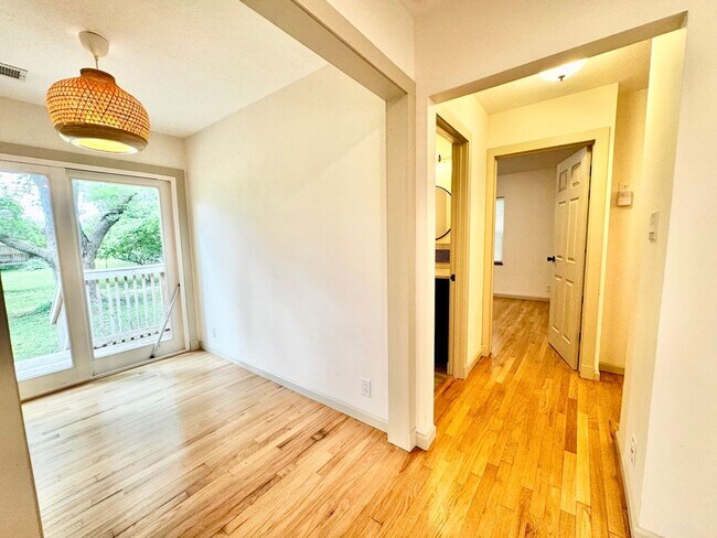 Building Photo - Charming Updated Home in Walkable Westwood