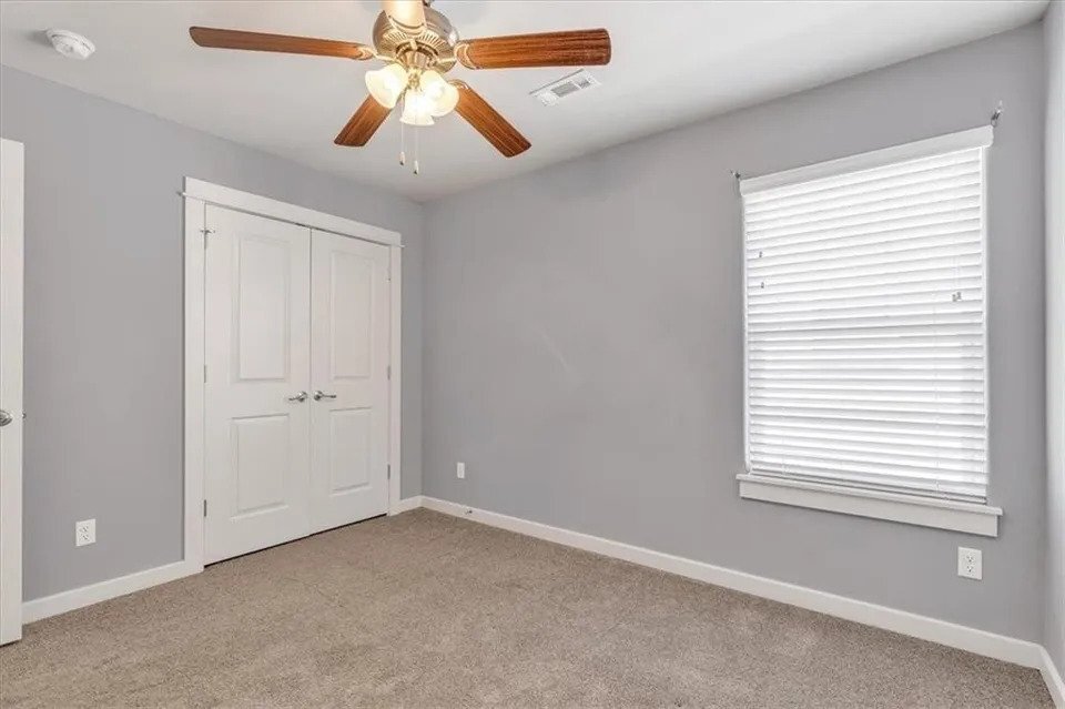 Building Photo - 1736 S 39th Pl