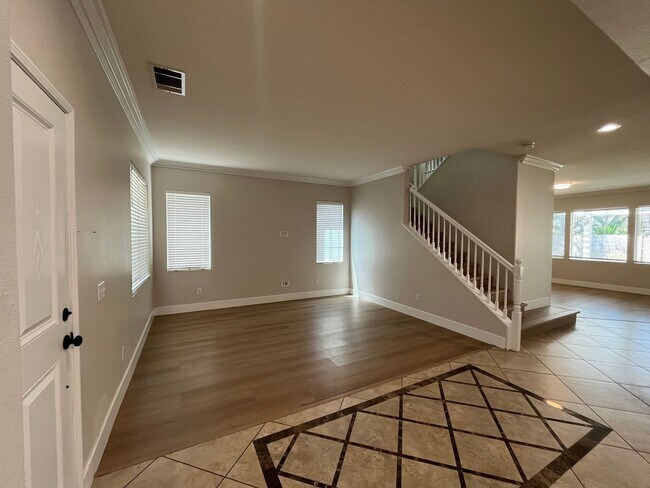 Building Photo - Spacious 5 Bedroom/3 Bath Home in Eastvale.