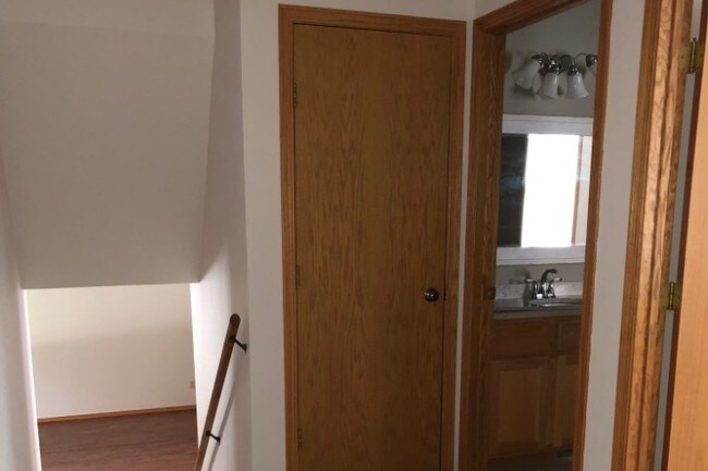 Building Photo - 2810 Windhurst Dr