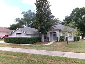 Building Photo - 4/2 on corner lot w/lake access