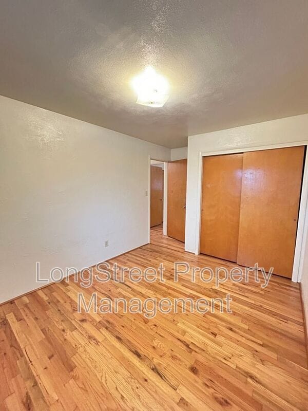 Building Photo - 1930 NW Kings Blvd