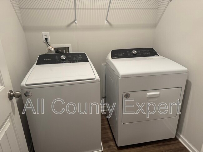 Building Photo - 280 Whitetail Cir