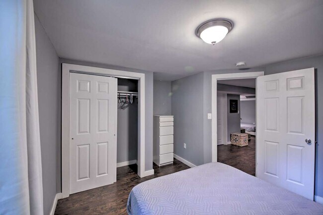 Building Photo - 6447 S Franklin Rd