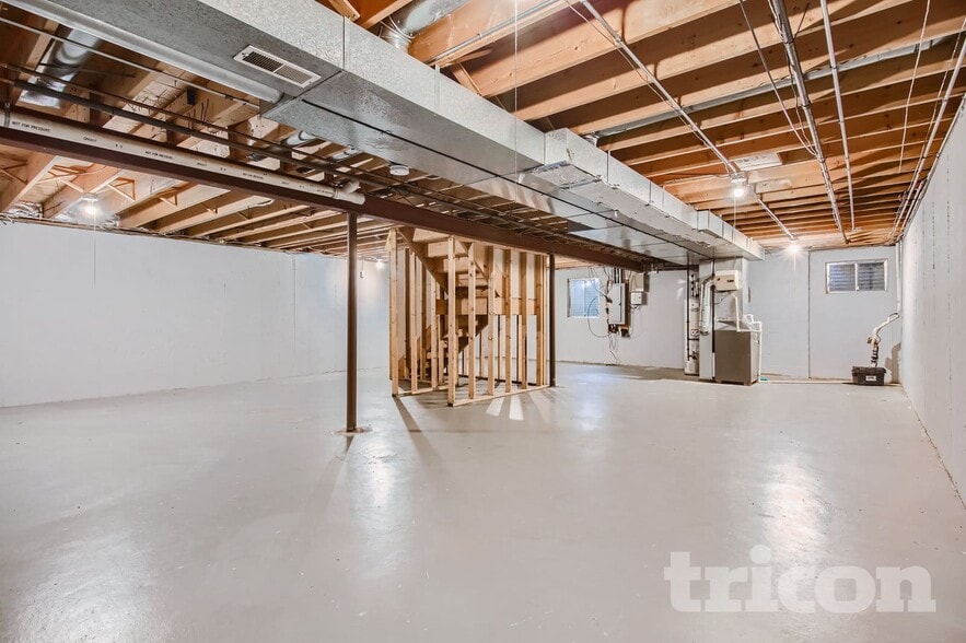 Building Photo - 7652 Brittany Ct