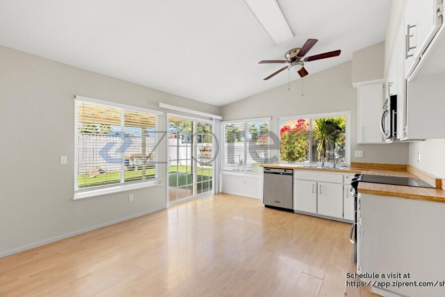 Building Photo - 5009 Tyler St