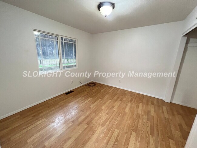 Building Photo - AVAILABLE MAY - Updated Home in Atascadero - 3 Bedroom / 2 Bathroom