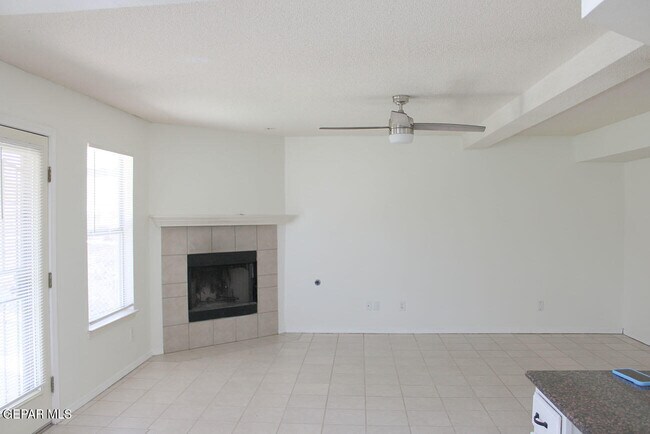 Building Photo - 815 Saguaro Park Ct