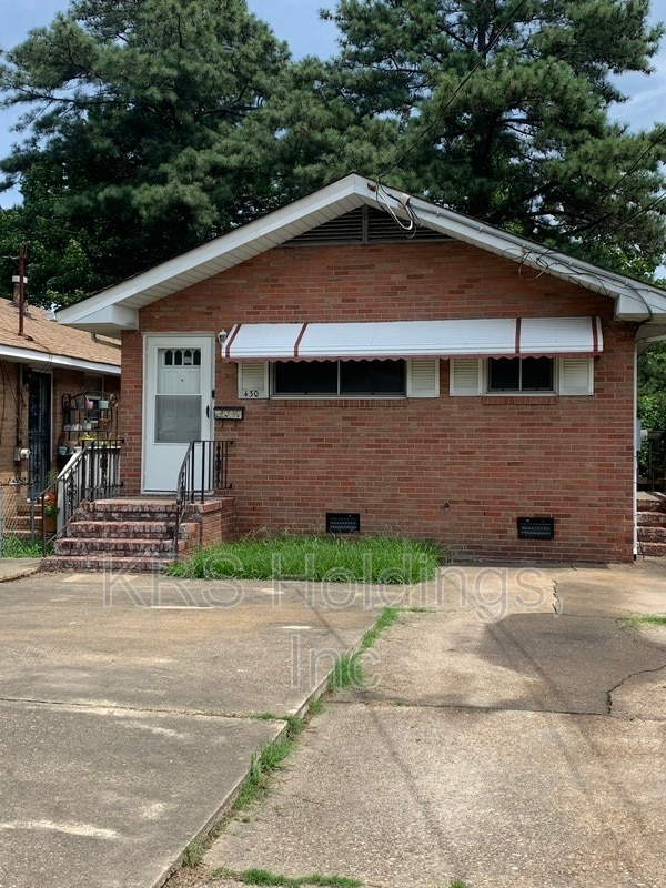 Building Photo - 430 Greenbriar Ave