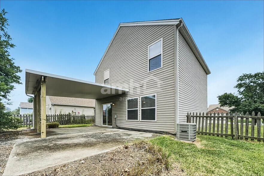 Building Photo - 220 Hartford Ct