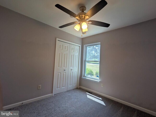 Building Photo - 2051 Collins Ct