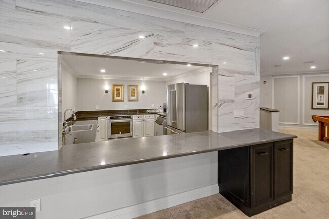 Building Photo - 5 Park Pl