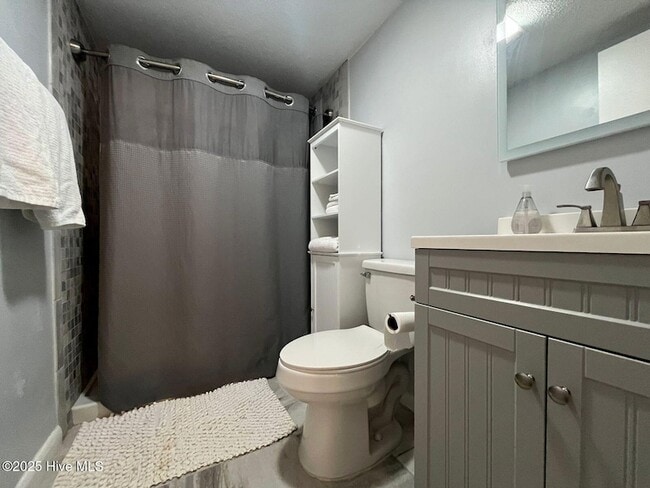 Building Photo - 250 Sugar Gum Ln
