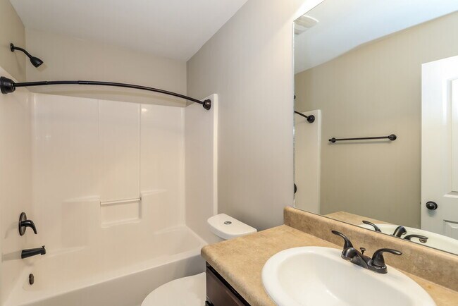 Building Photo - 2664 Calvary Dr