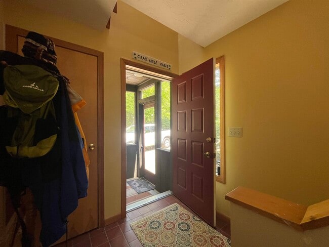 Building Photo - 35 Woodland Pines Rd