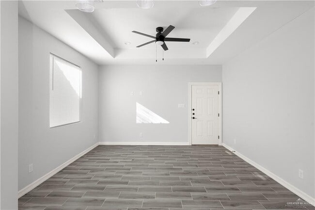 Building Photo - 18 N Onyx Ave