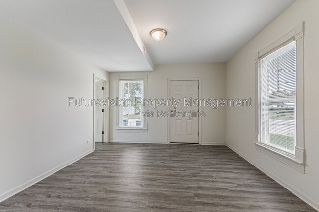 Building Photo - 107 Stevens Ave