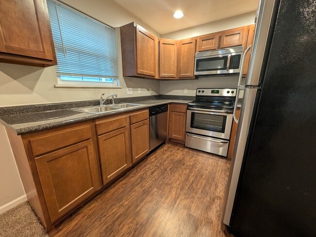 Building Photo - 825 Camp St