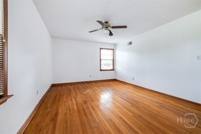 Building Photo - 135 Williams