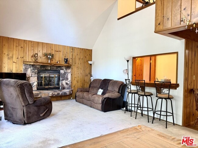 Building Photo - 701 Pinnacle Dr